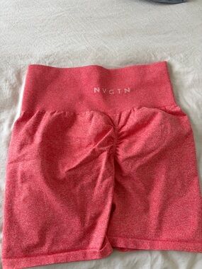 NVGTN Coral Pink Seamless High-Waist Scrunch Shorts